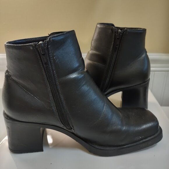 Ladies Chunky Black Boots - Picture 5 of 7